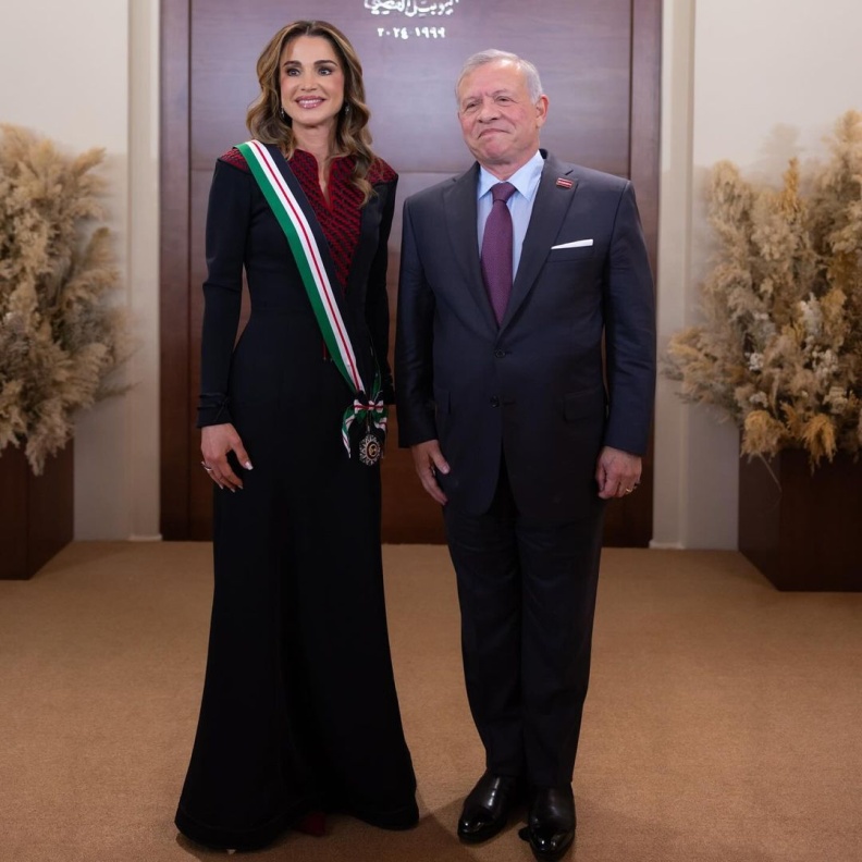 اطلالات تراثية للملكة رانيا اختاربها على طريقتها لأزيائك في شهر رمضان 2024