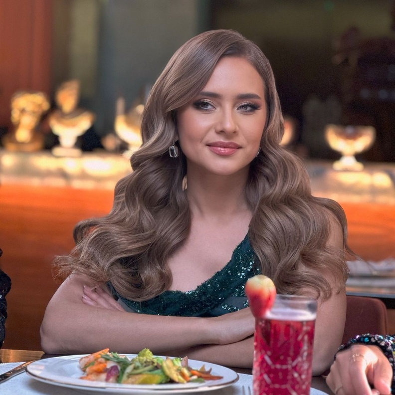 نيللي كريم في مسلسل "فراولة"