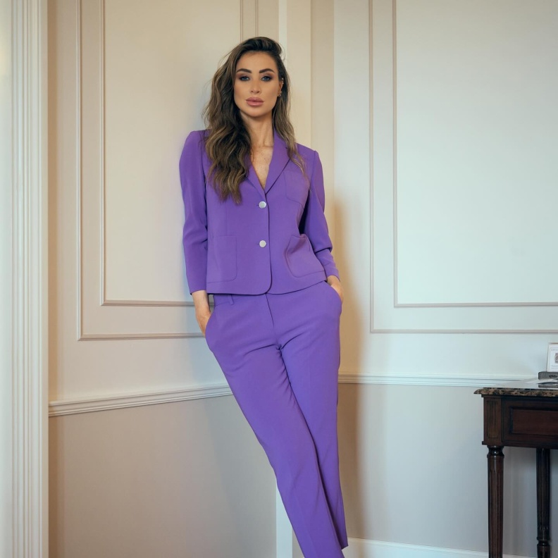 انابيلا هلال 