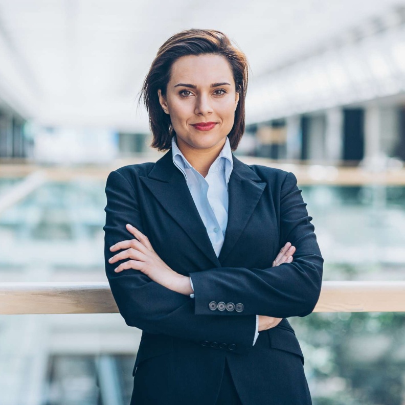 7 أساليب لتعزيز ثقة المرأة بنفسها في العمل