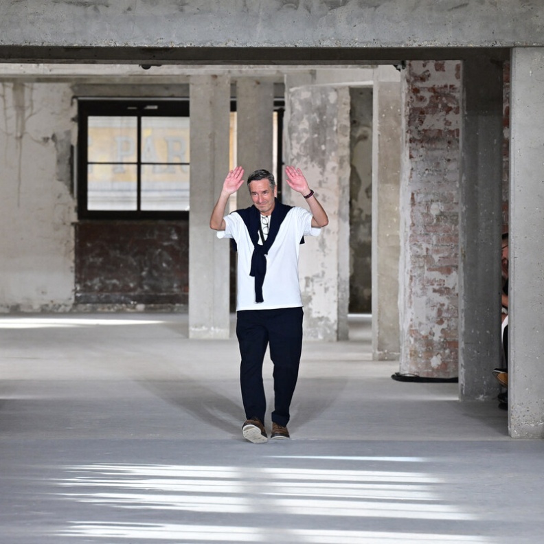 Dries Van Noten يودّع منصبه