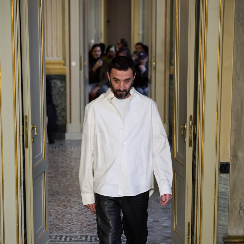 "والتر تشيابوني" يغادر دار Blumarine