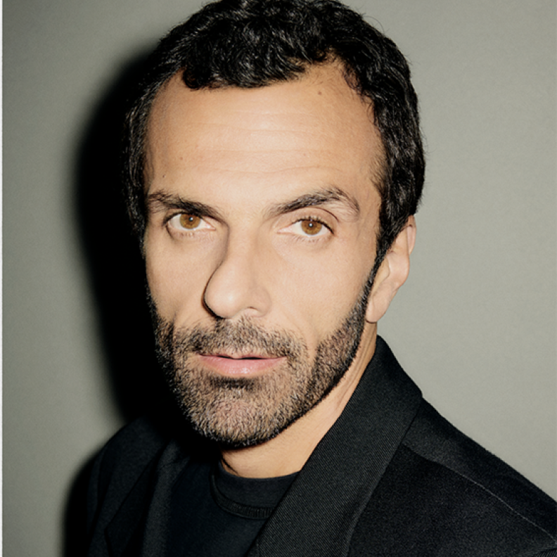 "سيـدريـك شـاربـي" الرئيس التنفيذي لدار BALENCIAGA