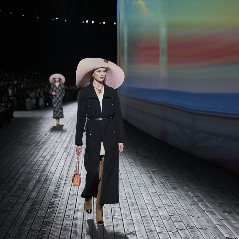 أسبوع غير عادي مع عروض استثنائية طبعت أسبوع الموضة في باريس 