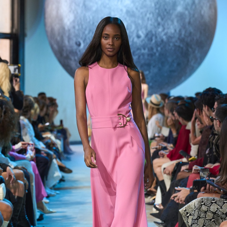 إطلالة من Elie Saab