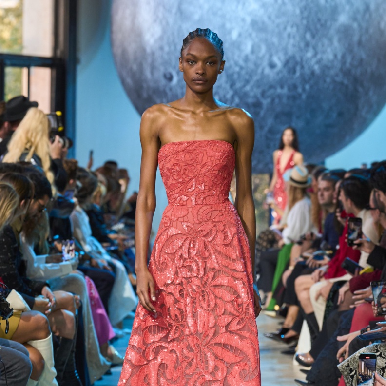 إطلالة من Elie Saab