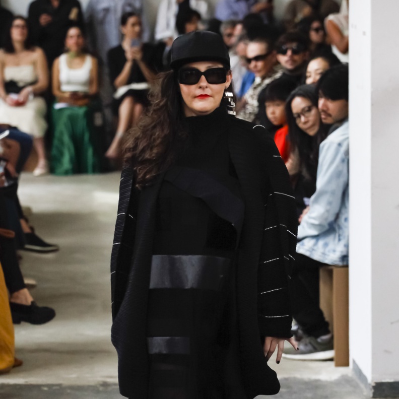 ستايلات أوفر سايز وسيلة المرأة للتعبير عن حريتها.. فما هي هذه الموضة؟