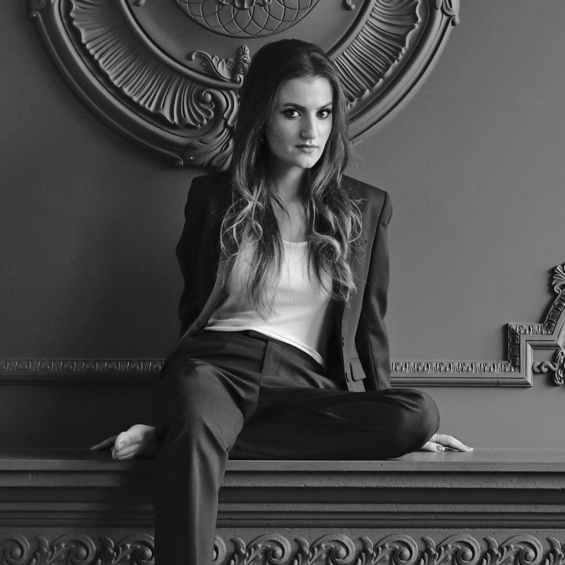 الكاتبة والناشطة نجوى ذبيان لـ"هي": العمل على الذات هو تحدّ كبير ولا سيما حين يتعارض مع ما كان يعرفه الفرد طوال حياته