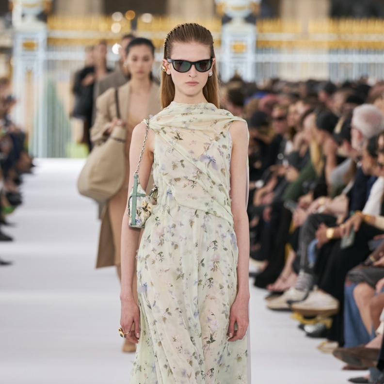  آخر تصاميم فساتين رمضان من عروض ربيع وصيف 2024