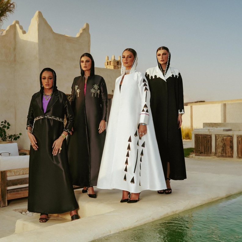 مصممة عبايات أصايل لاين تروي قصة بداية العلامة