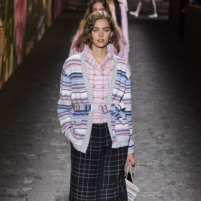 الشورت الطويل انطلق من جزيرة بيرمودا ليغزو العالم ويصبح من أبرز صيحات الموضة 