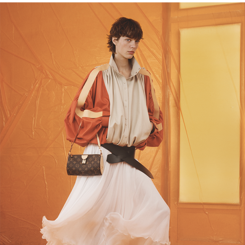 جلسة تصويرية خاصة بـ"لويس فويتون " LOUIS VUITTON بعنوان تناقض أنثوي صارخ