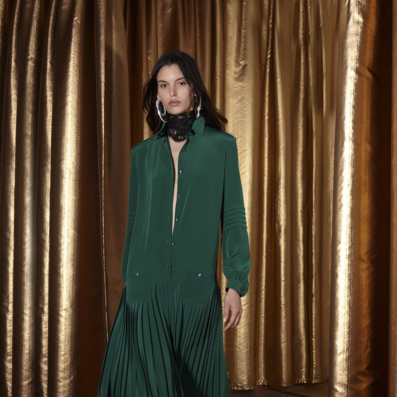 إطلالة من Mabille باللّون الأخضر 