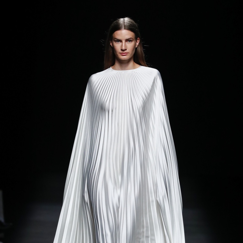 صيحات الفساتين البليسيه 