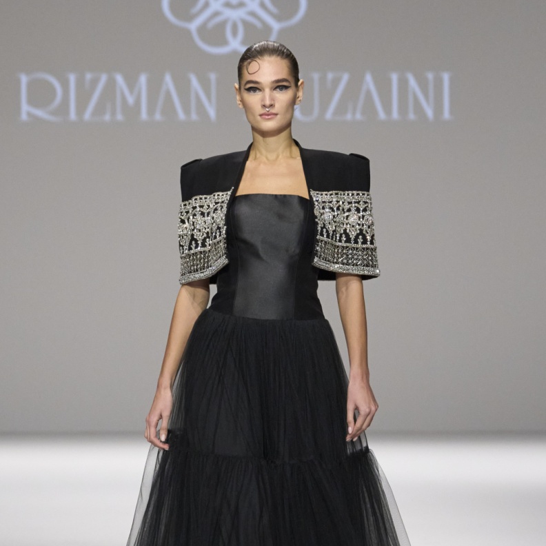 الفستان الأسود سيد الألوان في إفطارات رمضان 2024