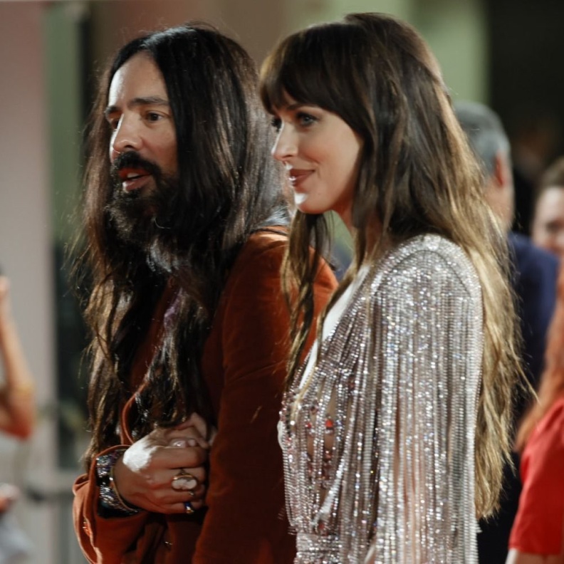 أليساندرو ميكيلي يجمع بين الأناقة والفخامة في إطلالات النجمات العالميات