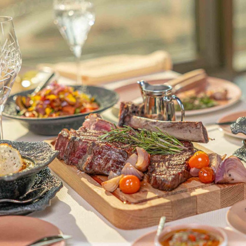 مطعم لا سيتا يفتح أبوابه في فندق موڤنبيك الرياض وجهة لأصحاب الذوق الرفيع