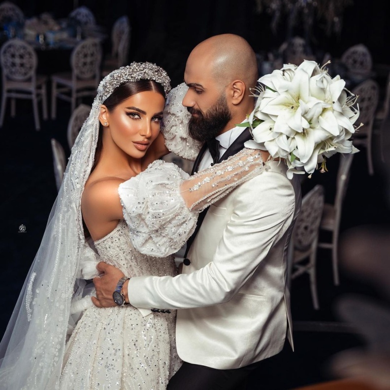 فساتين ريم قشمر تغازل جوهر العروس العصرية بنفحات كلاسيكية وهذا ما قالتهلـ "هي"! 