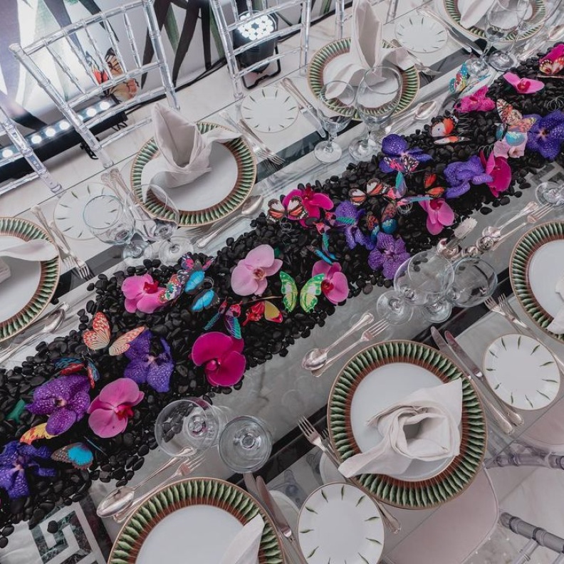 تنسيق زهور من المصمم عبدالعزيز نعمان