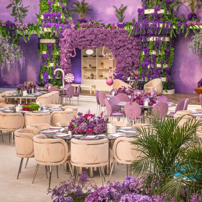 ثيمات زفاف باللون البنفسجي لصيف 2024...عندما تجمتع الرومانسية مع الجمال!