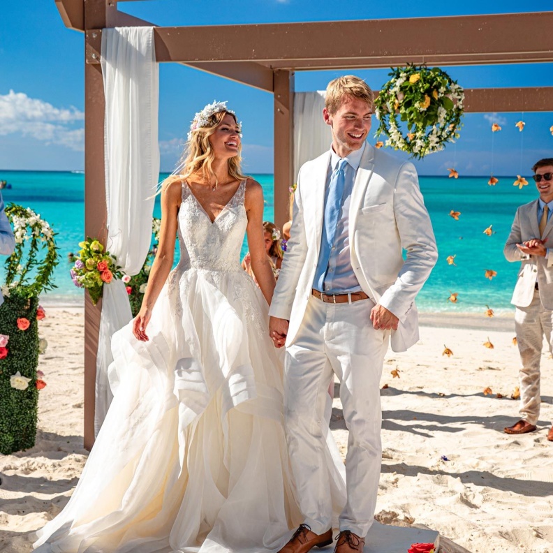 نصائح لإقامة حفل زفاف في الخارج والاستمتاع بعطلة سياحية لا تنسى في نفس الوقت