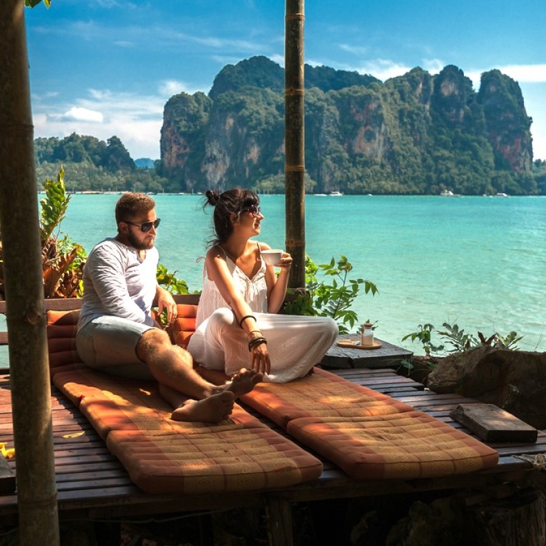 10 نصائح مهمة لشهر عسل قصير ومفعم بالرومانيسة