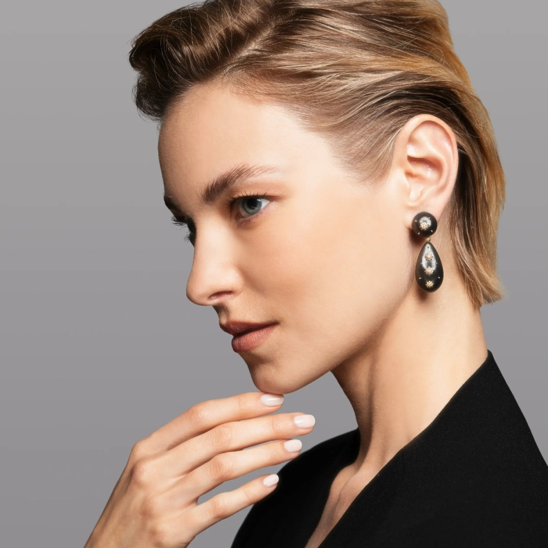 هذه الأحجار الكريمة ستجذب لك الراحة والفرح في فترة العيد