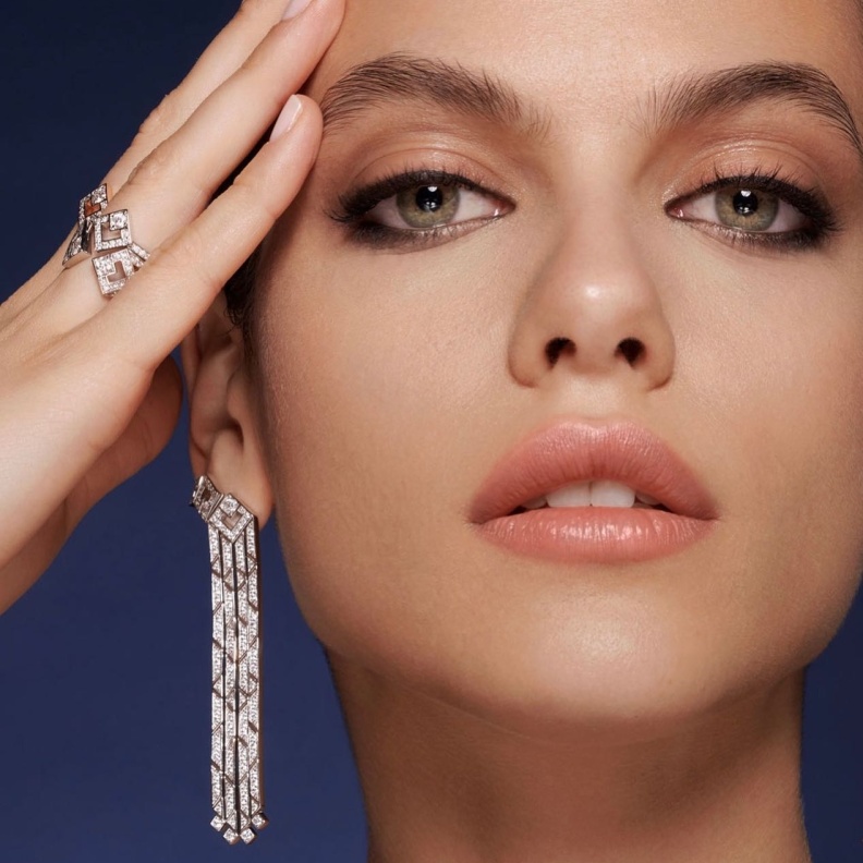 مجوهرات ماس عصرية لاختيار هدايا مولودات شهر ابريل