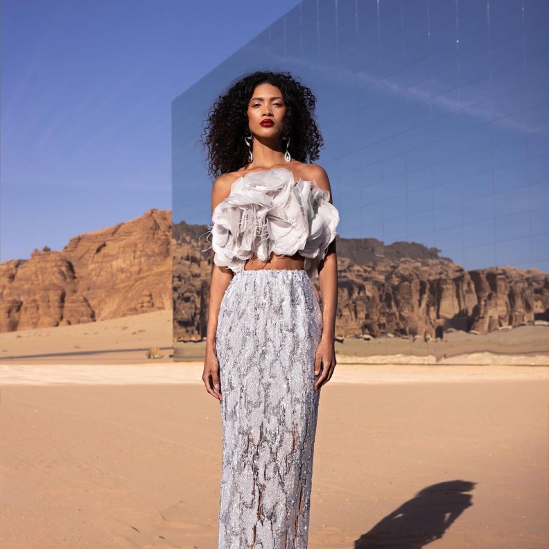  قاعة مرايا تحتضن عرض مجموعة رامي قاضي الفاخرة لربيع وصيف 2024