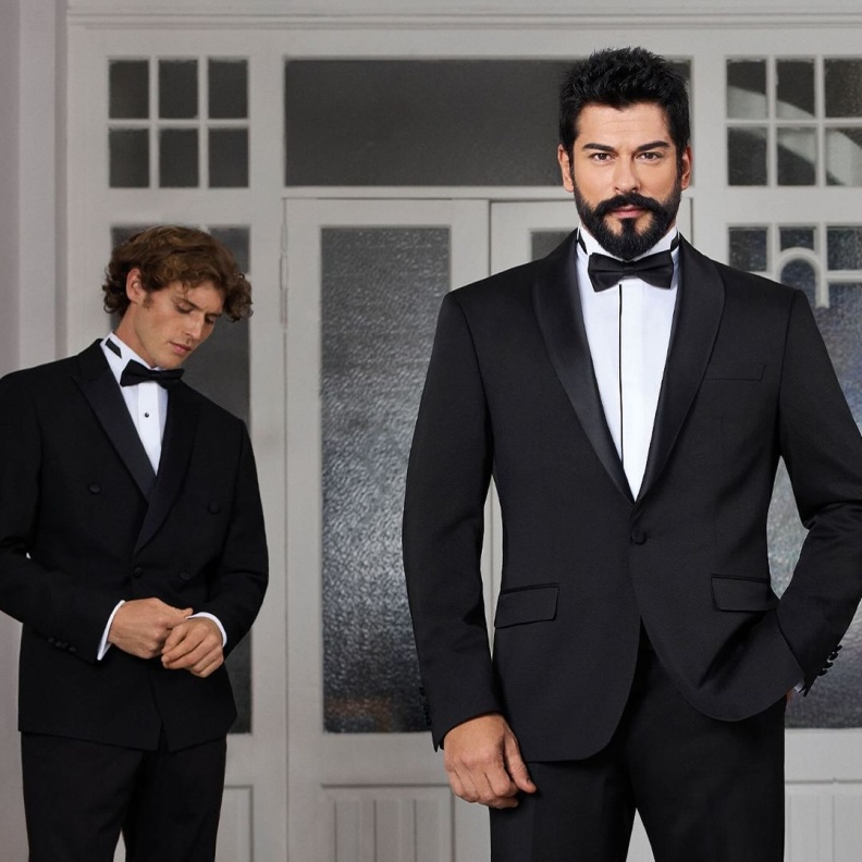 نجوم أتراك بدأوا شهرتهم من عالم الموضة