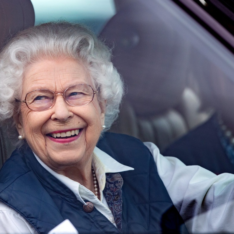 الملكة القائدة