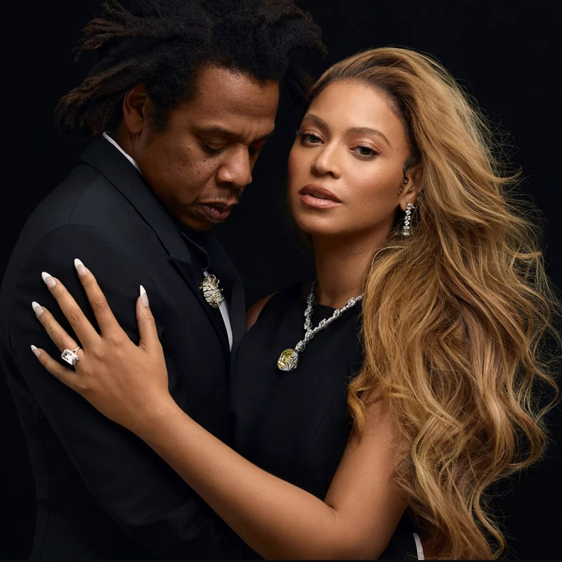 شاركت بيونسيه Beyoncé بحملة الترويح لمجموعة About Love في العام 2021