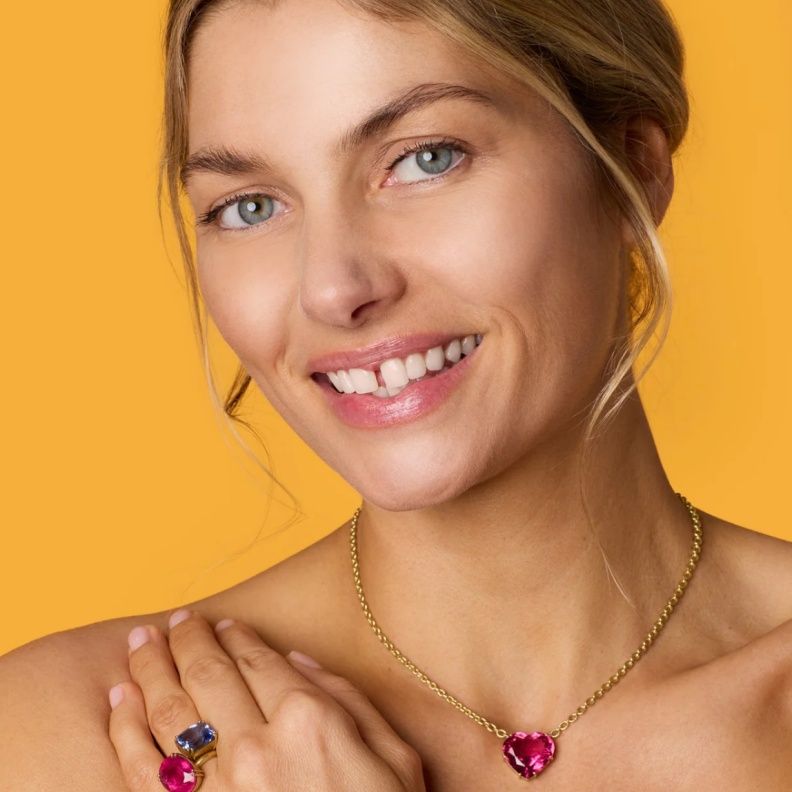 قلادة مرصّعة بالروبليت من آيرين نيويرث Irene Neuwirth 