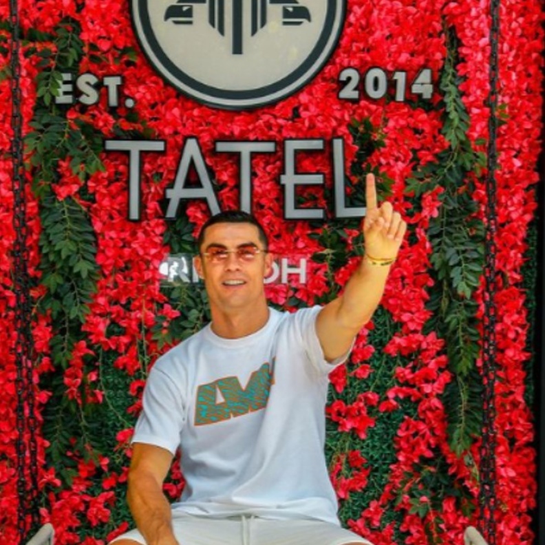 عيشي تجربة النجوم واستمتعي بتناول أشهى المأكولات في أشهر المطاعم في المملكة