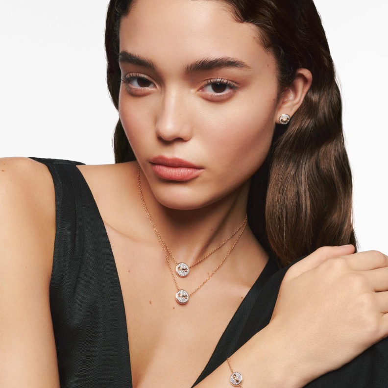 مجوهرات Pom Pom Dot من بوميلاتو  تجسد الروح الإيجابية التي تتميز بها الدار