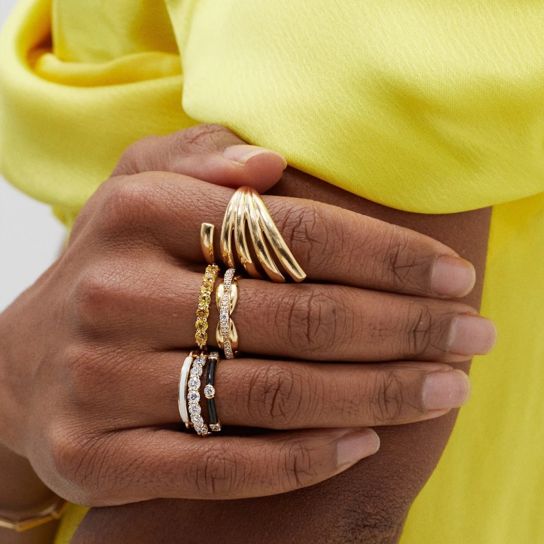 واكبي موضة تكديس الخواتم مع أجمل 10 قطع وتصاميم انتقيناها لكِ