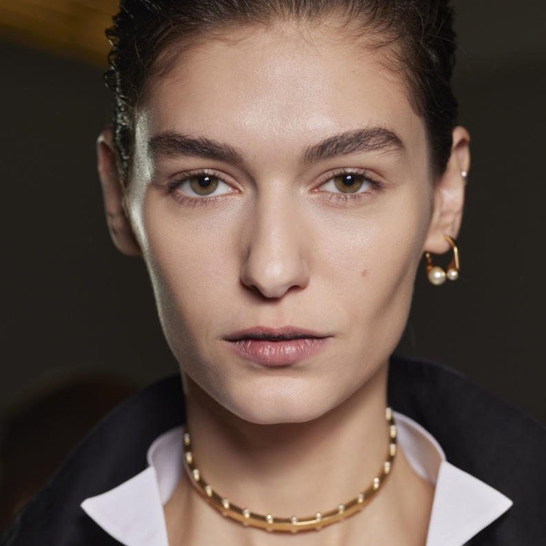 خياراتنا من العطور تناسب المرأة الثلاثينية... نفحات مفعمة بالحضور تجعلك محط الأنظار