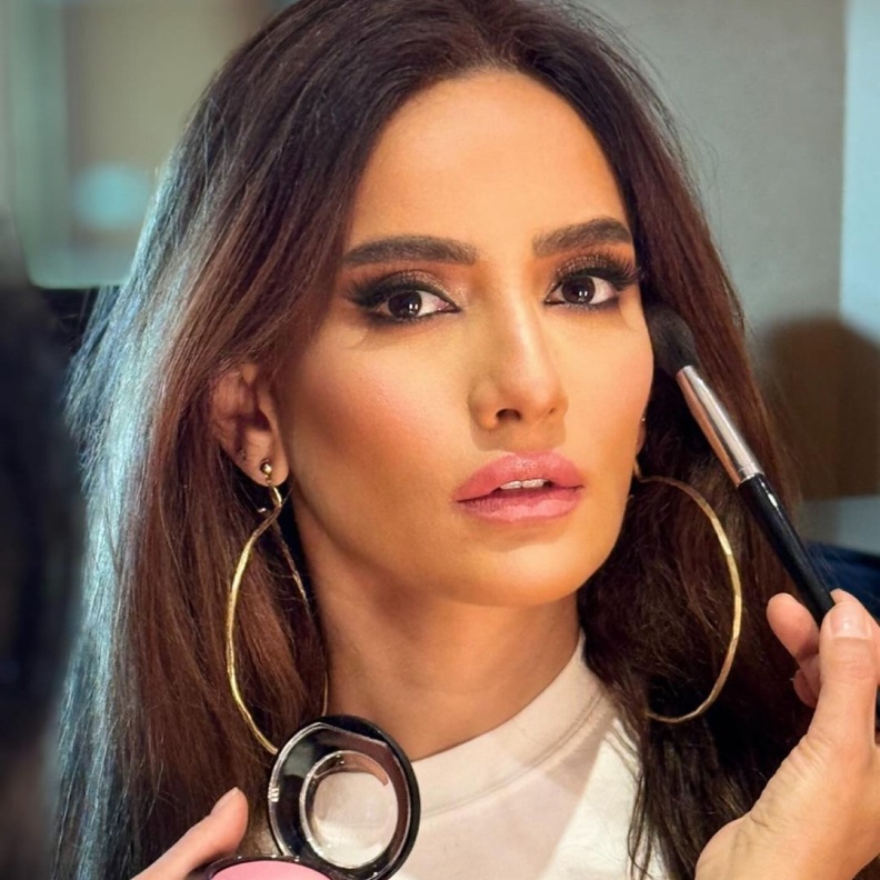 الفنانة زينة نجمة مسلسل العتاولة