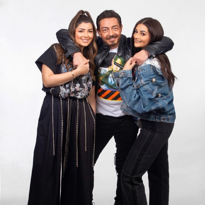 أحمد زاهر وابنتيه