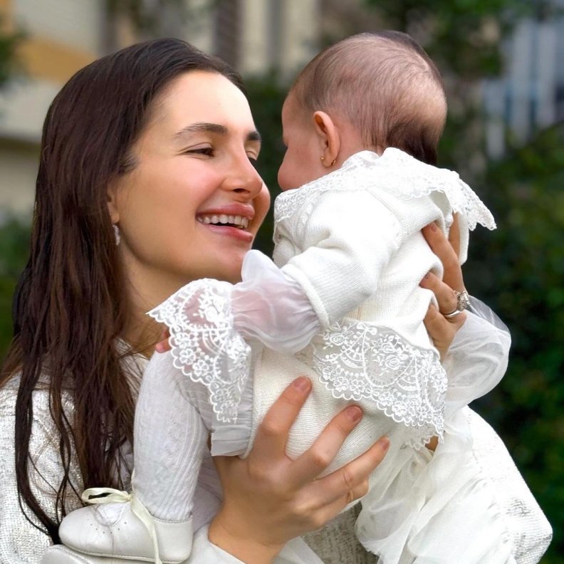 شام الذهبي وابنتها