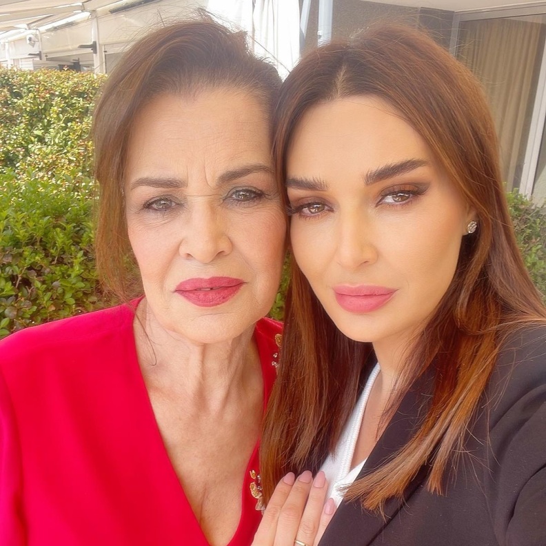 سيرين عبد النور ووالدتها الراحلة