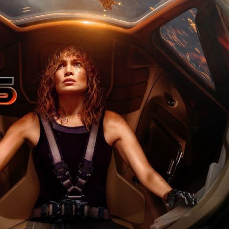 نتفليكس تكشف عن الإعلان الرسمي لفيلم جينيفر لوبيز الجديد "أطلس"