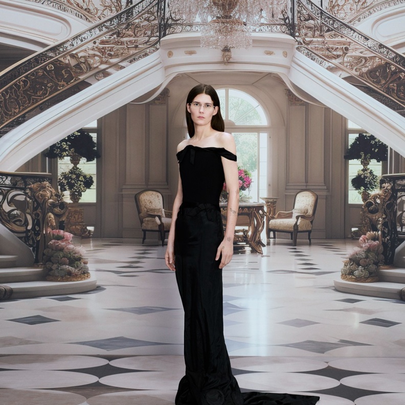 مجموعة Balenciaga لصيف 2024 تعكس عالم "ديمنا" 