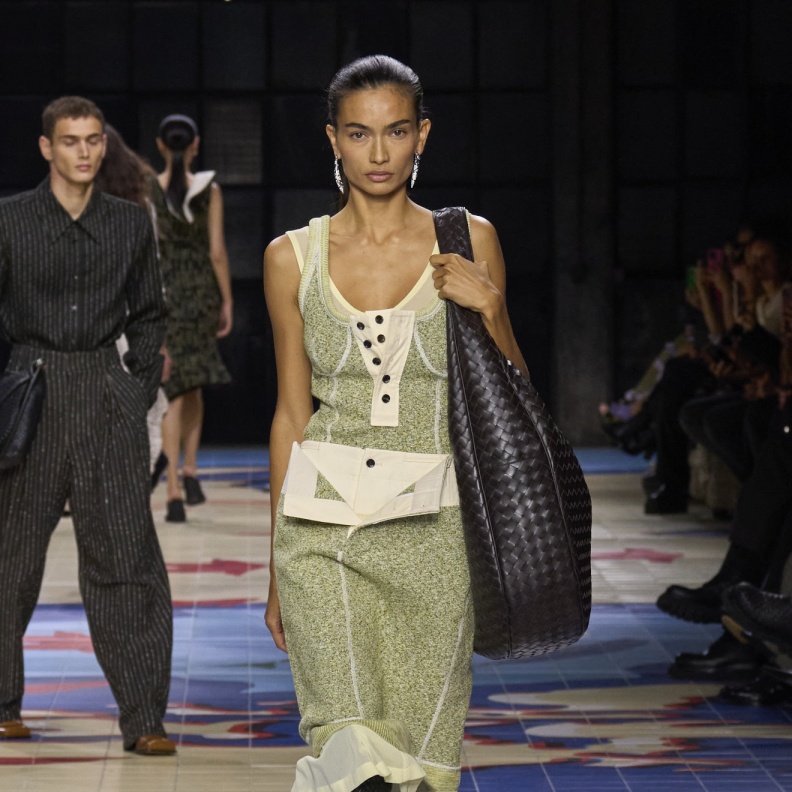  عودة الحقائب الـ XL إلى الموضة واستخداماتها فاقت التوقعات