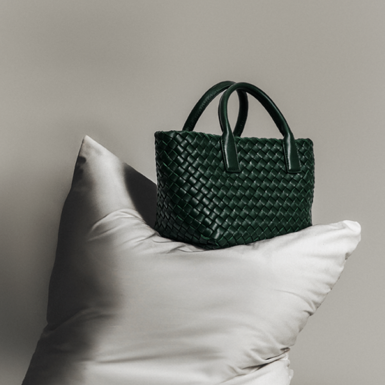 جلسة تصويرية خاصة بـ"هي" ودار "بوتيغا فينيتا" بعنوان Step into Style