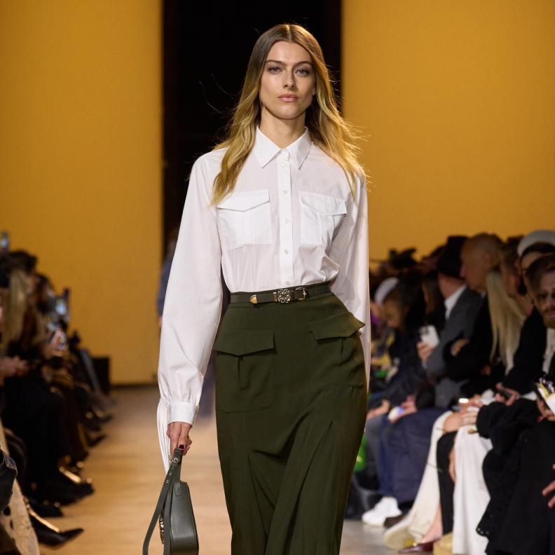 إطلالة من Elie Saab لخريف وشتاء 2024