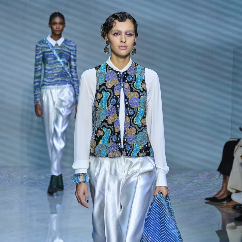 موضة موضة الجيليه بقصاتها المتنوعة قطع فريدة وتناسب كافة الأعمار