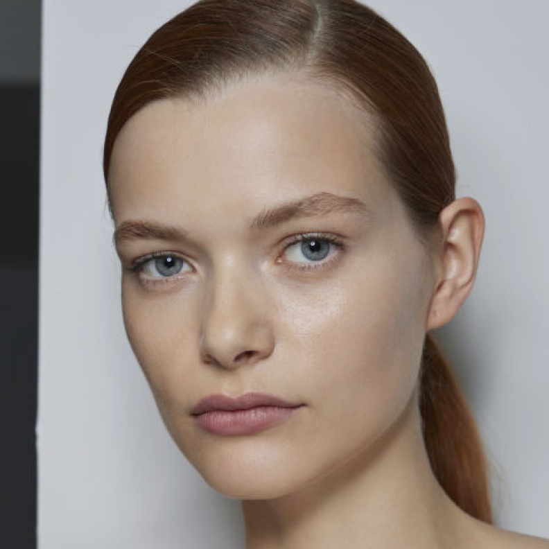 بينها علاج التجاعيد وإعادة نضارة البشرة