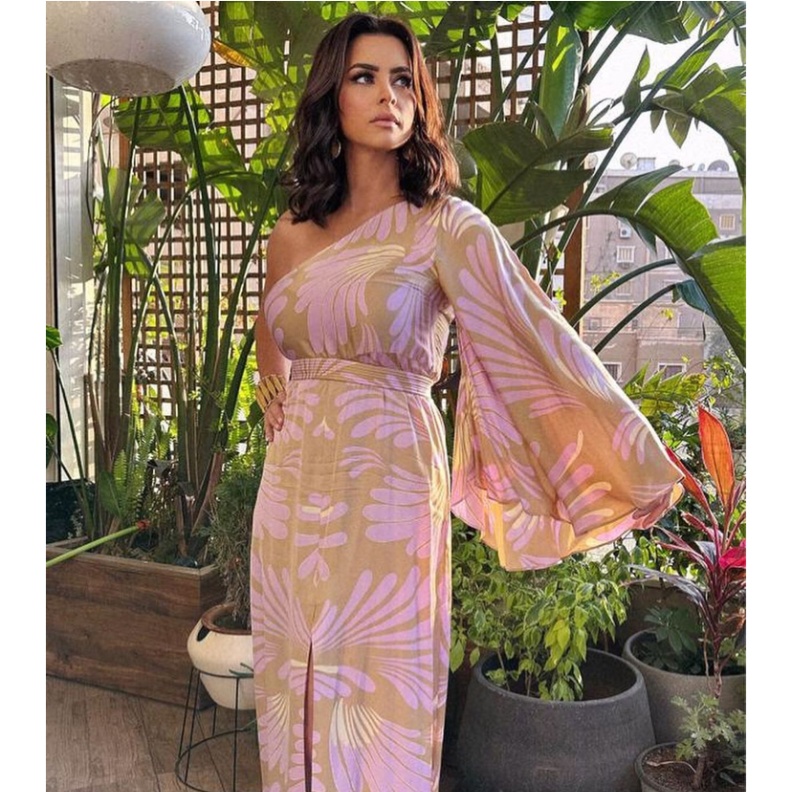 النجمة اللبنانية نور