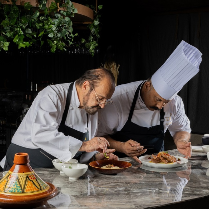 لا تفوتوا فرصة استكشاف التعاون المتميّز بين الفائز بنجمة ميشلان الشيف غريج معلوف والشيف التنفيذي سونو كويثارا في دبي